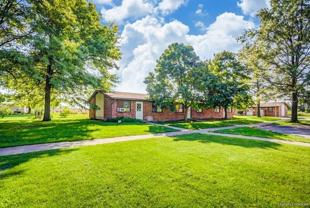 OAK TERRACE APARTMENTS - Photo 1 of 1