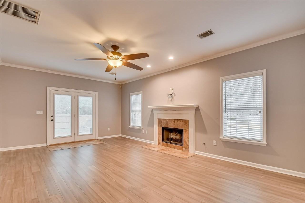 4441 Mcmanus Ct - Photo 7 of 40