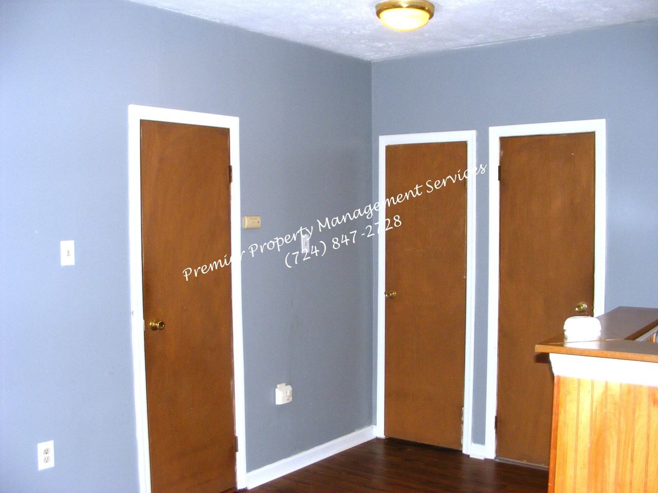 699 Olive Lane (Ambridge) - Photo 4 of 12