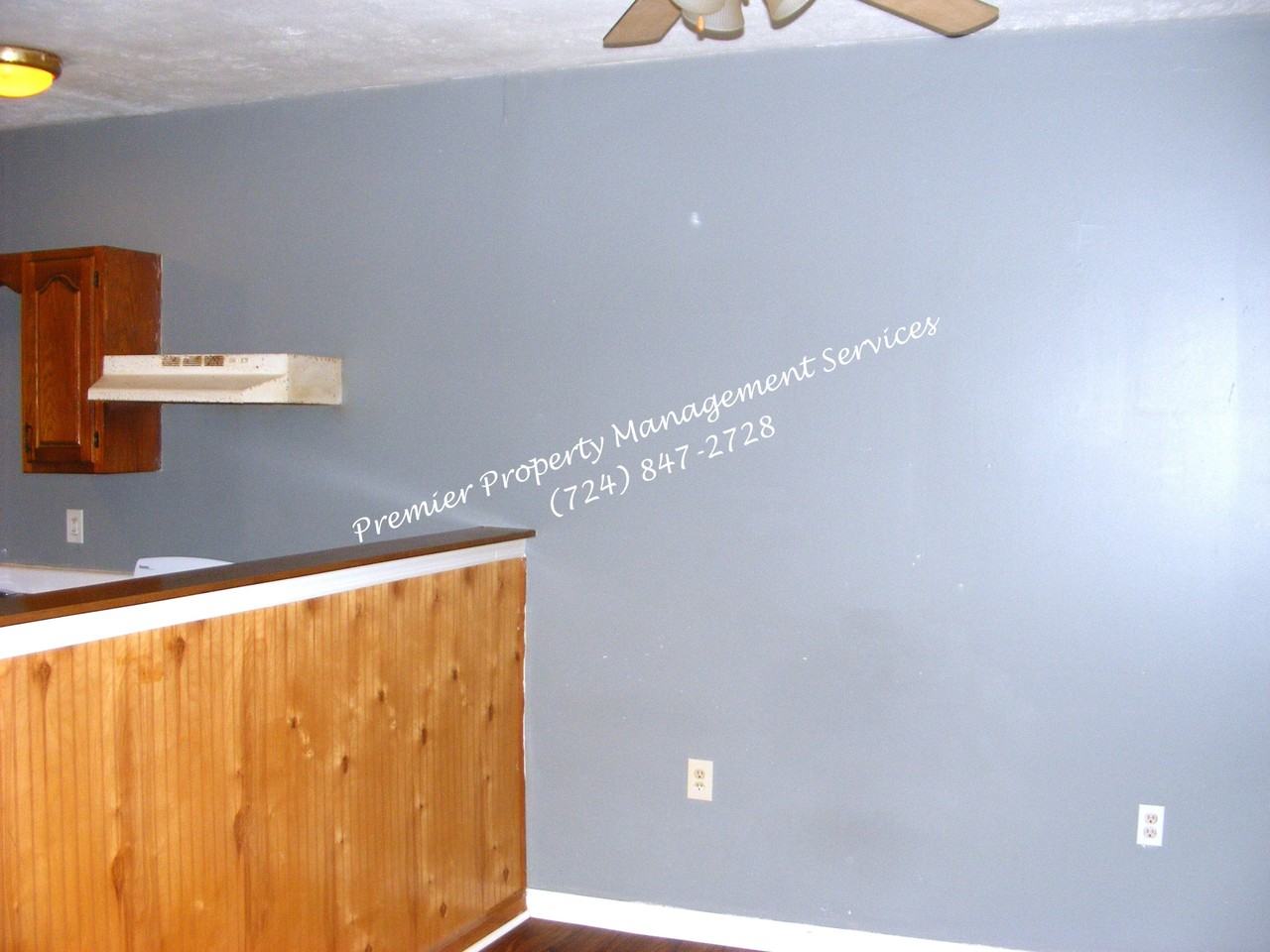 699 Olive Lane (Ambridge) - Photo 5 of 12