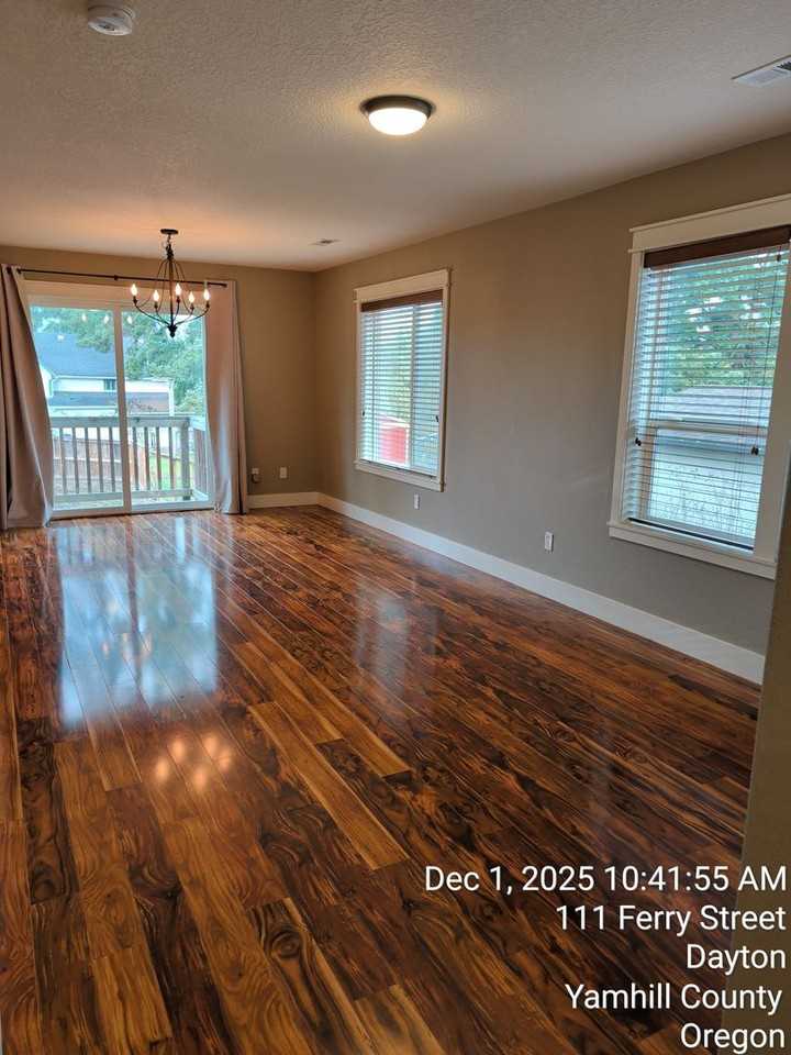 111 Ferry St - Photo 3 of 17