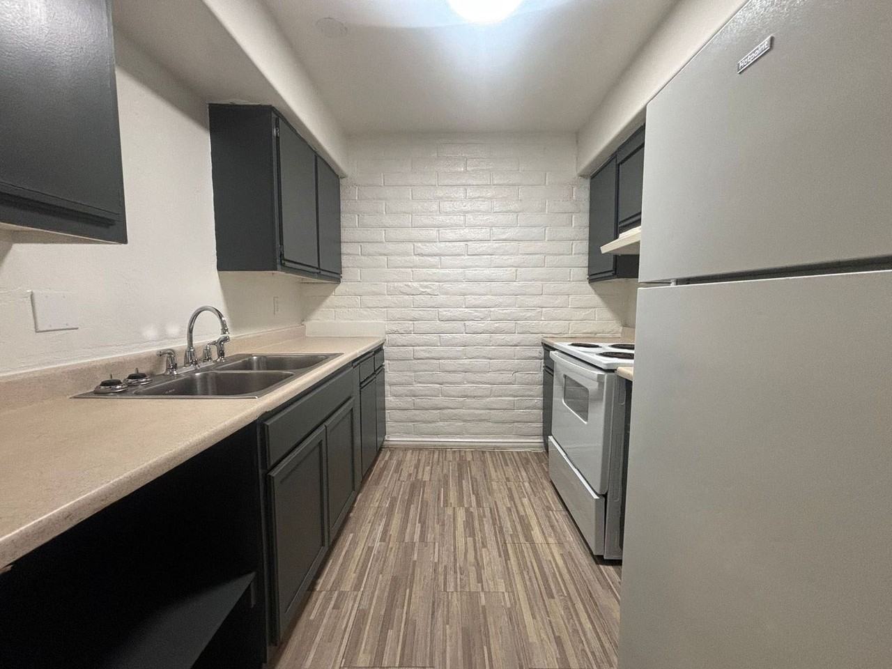 Buenas Luna/Sol 1 Month FREE!!! - Photo 2 of 36