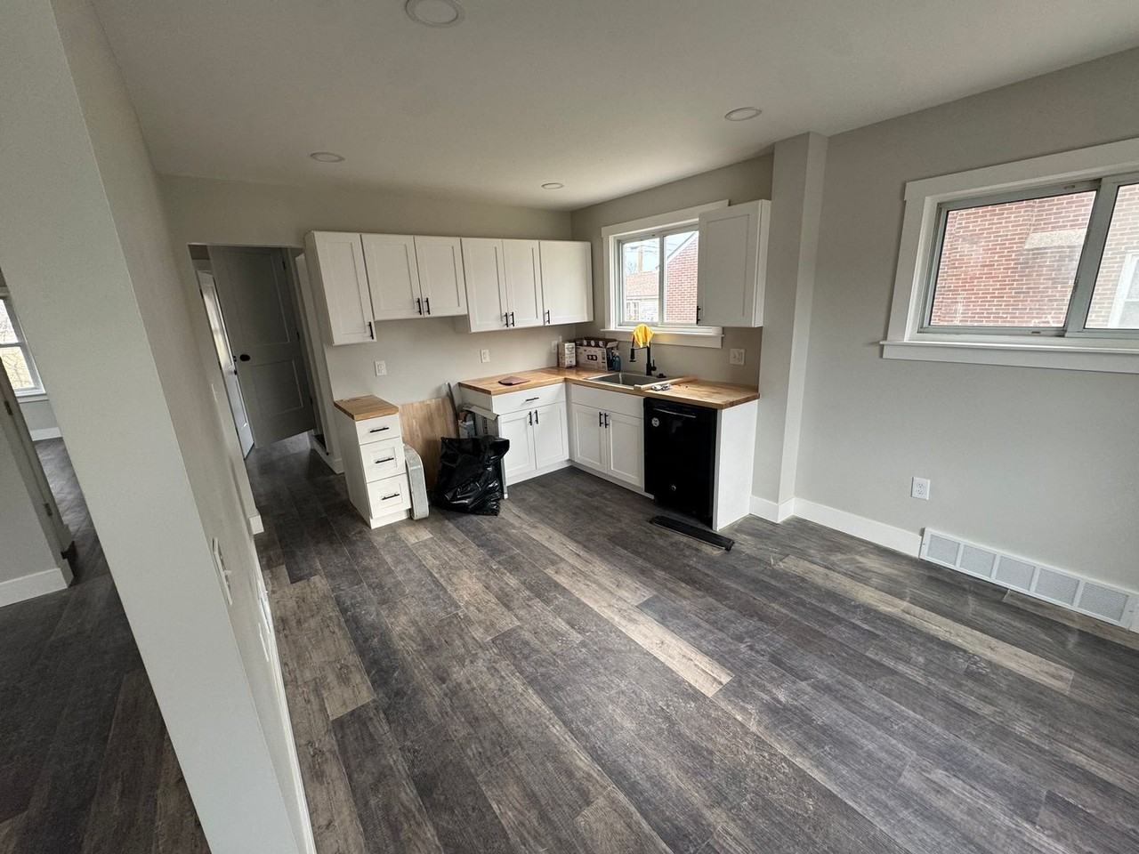 15221 Couzens Ave - Photo 6 of 14