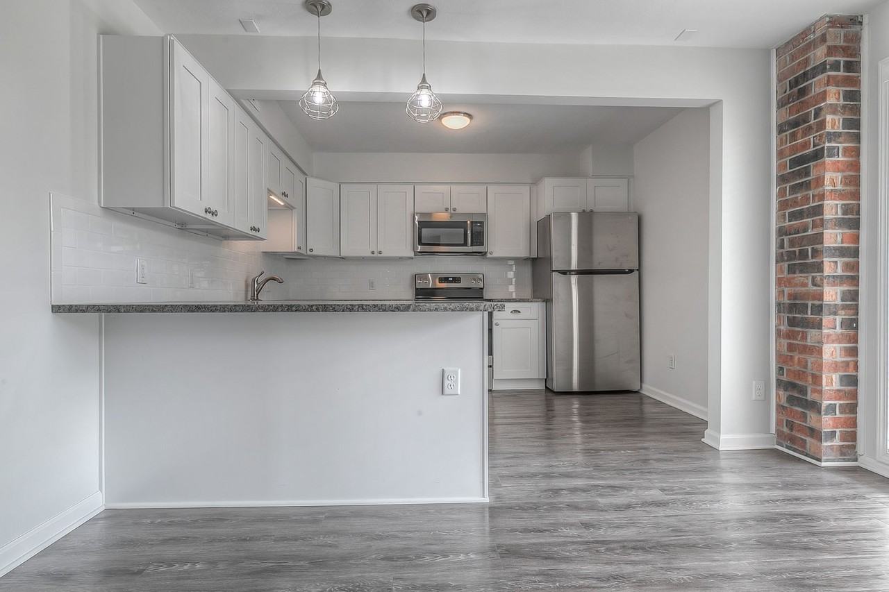 4455 Jefferson St #4 - Photo 5 of 19