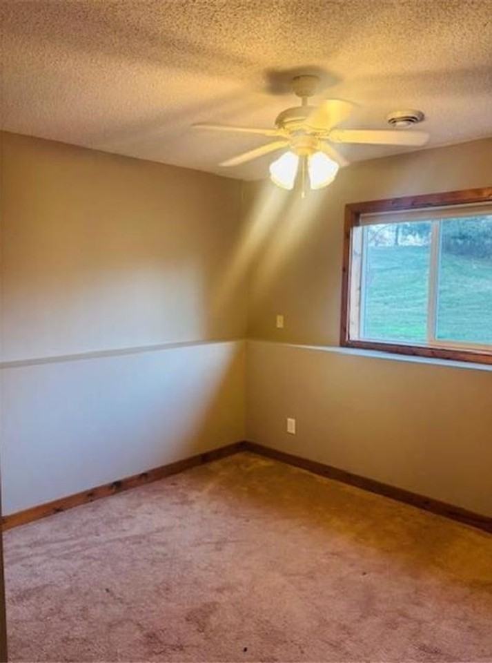 11139 Frankfort Pkwy Ne - Photo 7 of 9