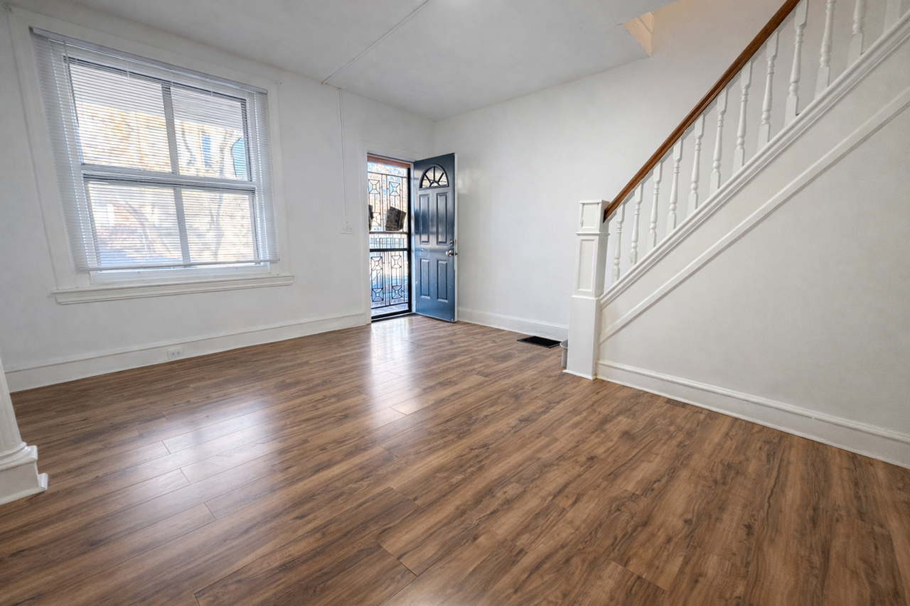 5114 Parrish St - Photo 2 of 16