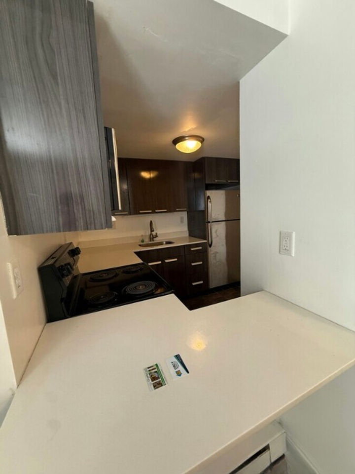 455 Centre St - Photo 5 of 24