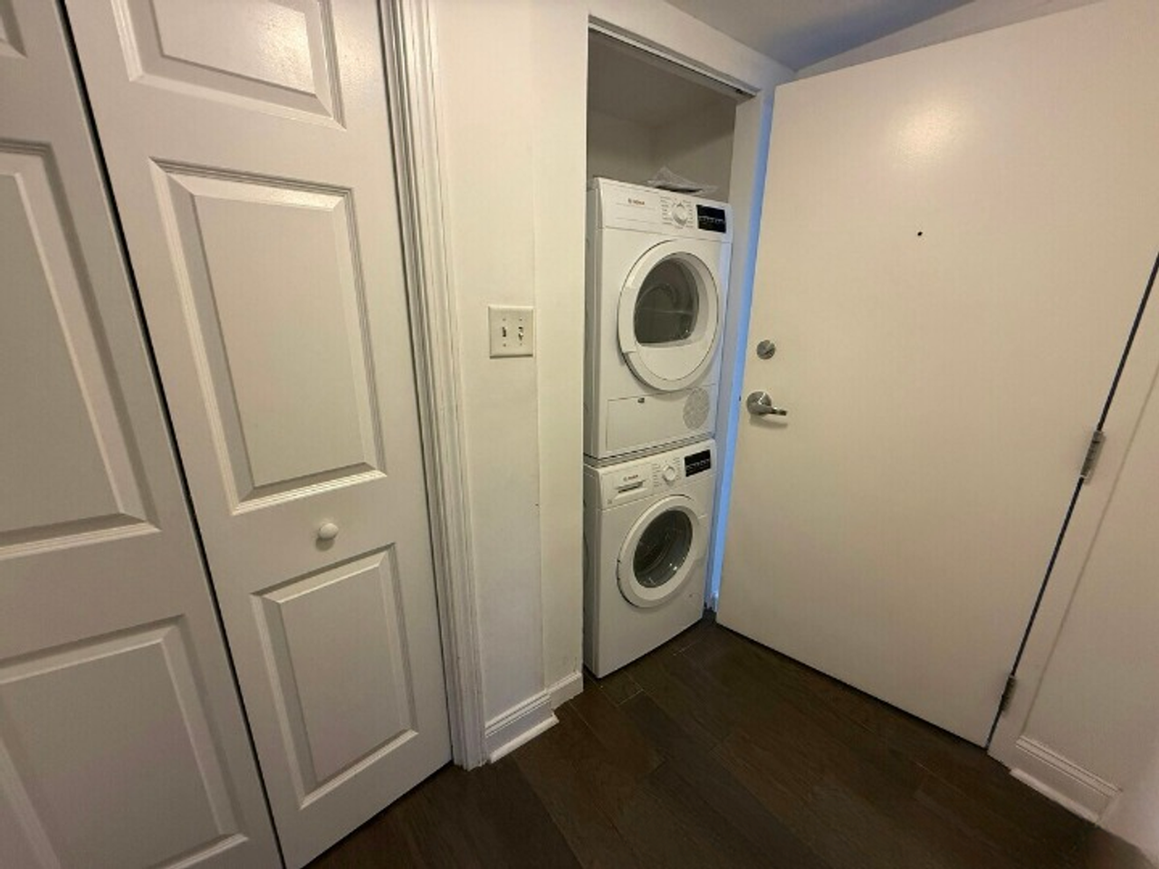 455 Centre St - Photo 3 of 22