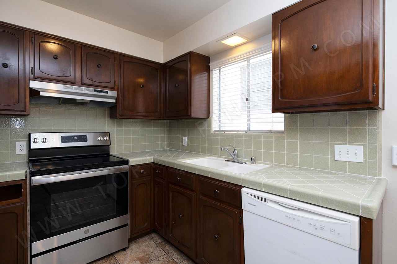 2065 Diamond St - Photo 5 of 10