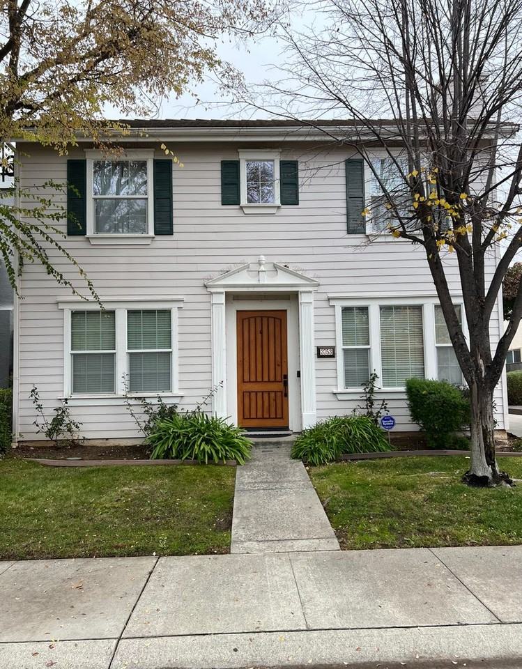 3753 Gresham Ln - Photo 3 of 4