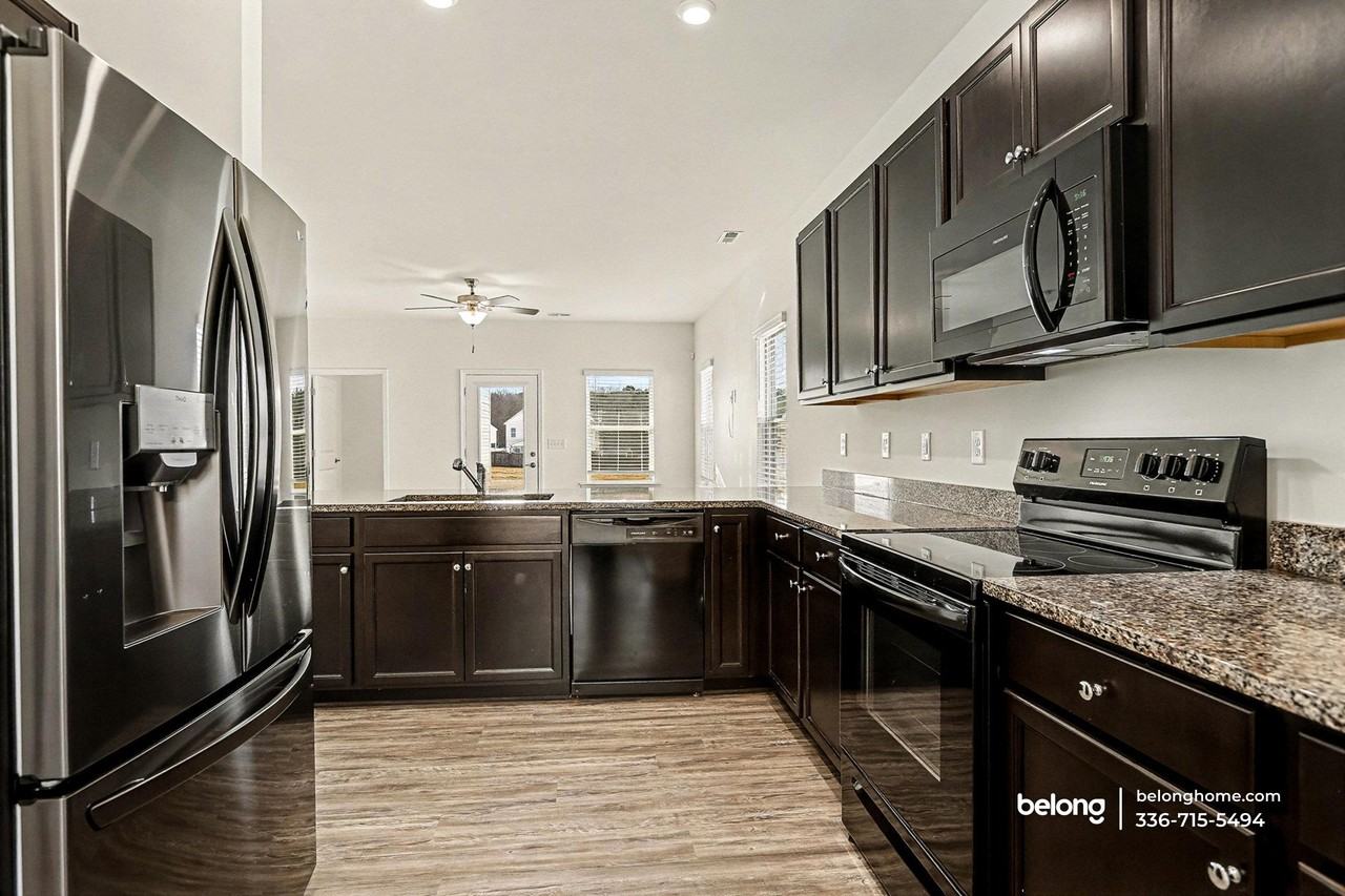 103 W Tecoma Ln - Photo 6 of 19