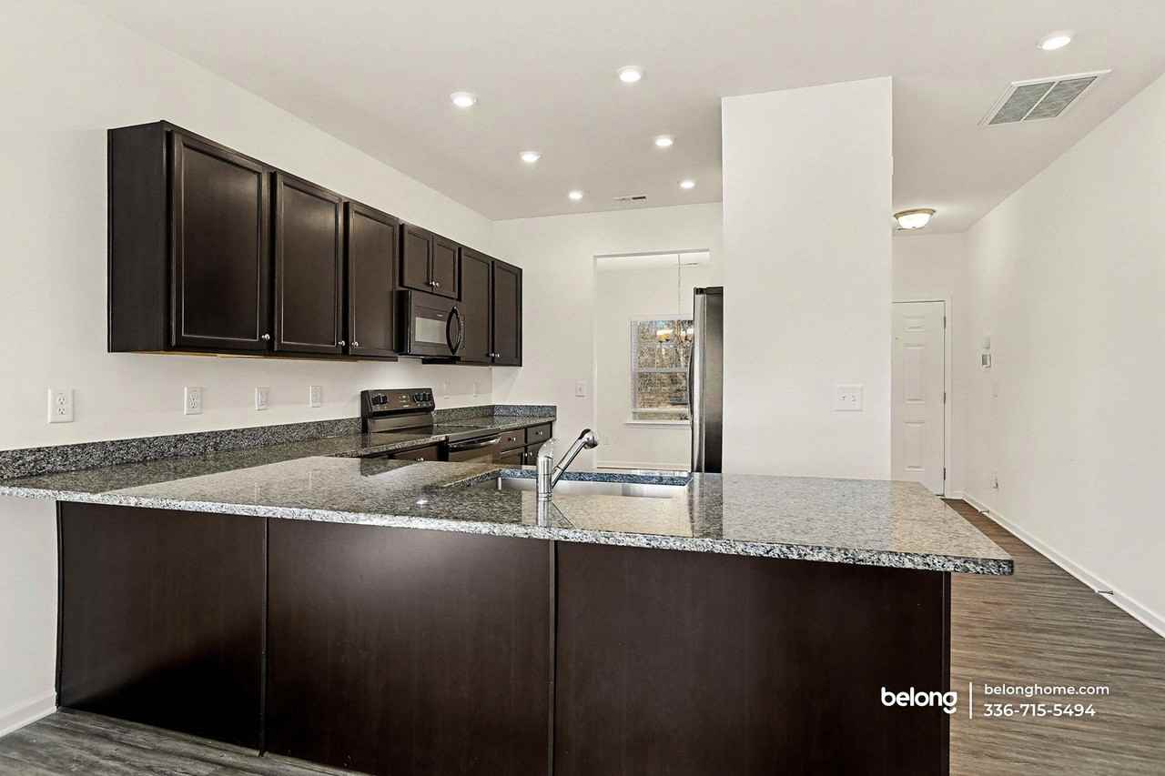 103 W Tecoma Ln - Photo 7 of 19