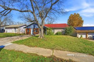 featured image of 802 Buckingham Pl