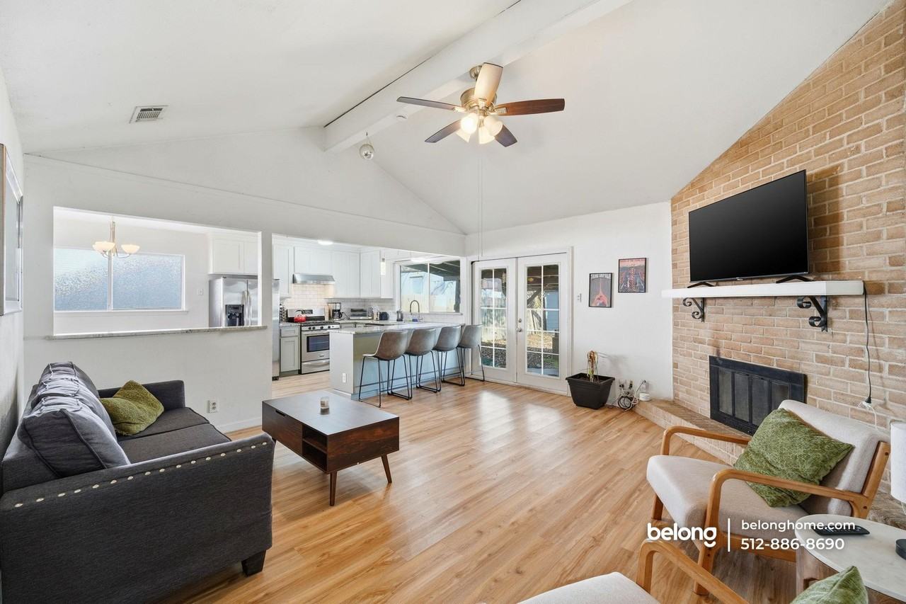 802 Buckingham Pl - Photo 4 of 22