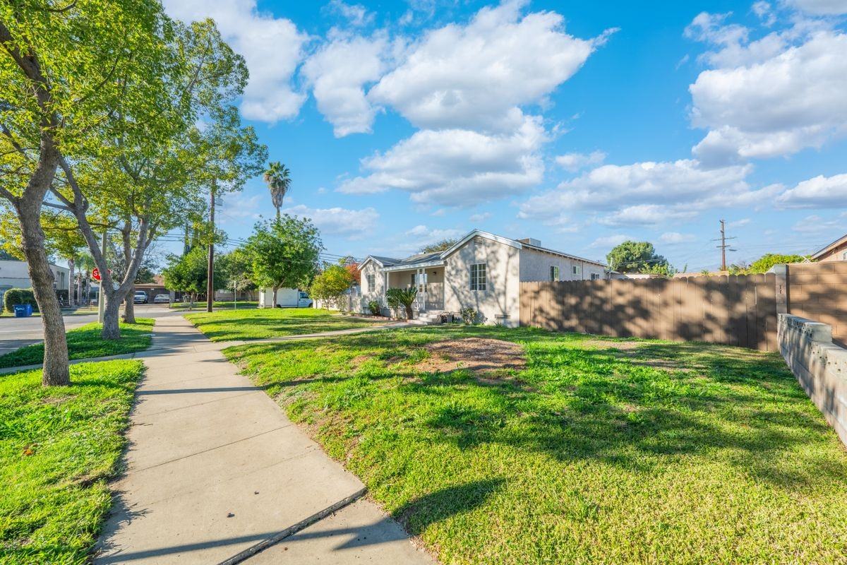 772 W Maitland St - Photo 3 of 10