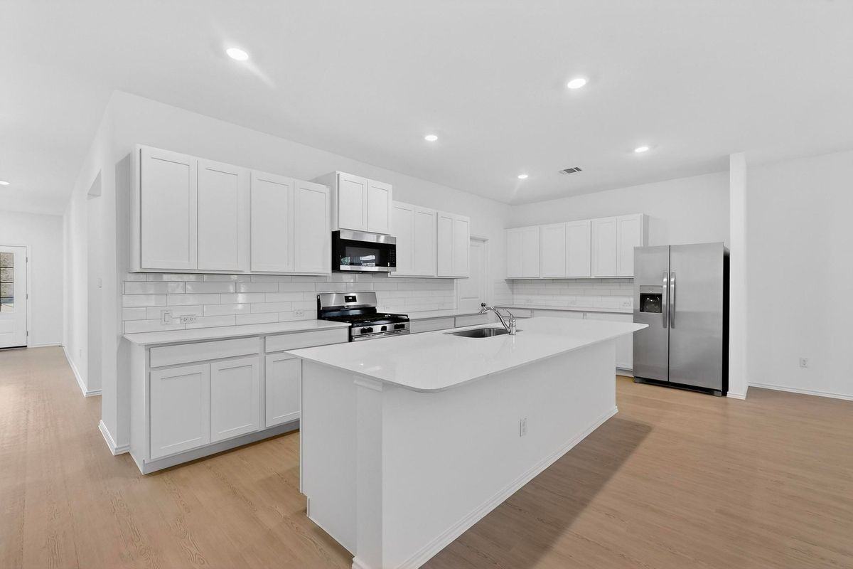 1516 Boggy Creek Ranch Rd - Photo 7 of 24