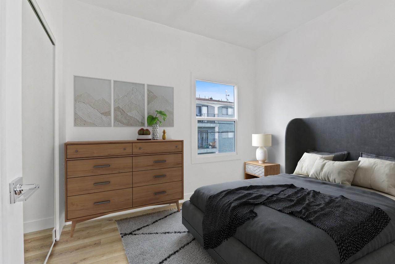 203 N Normandie Ave - Photo 3 of 10