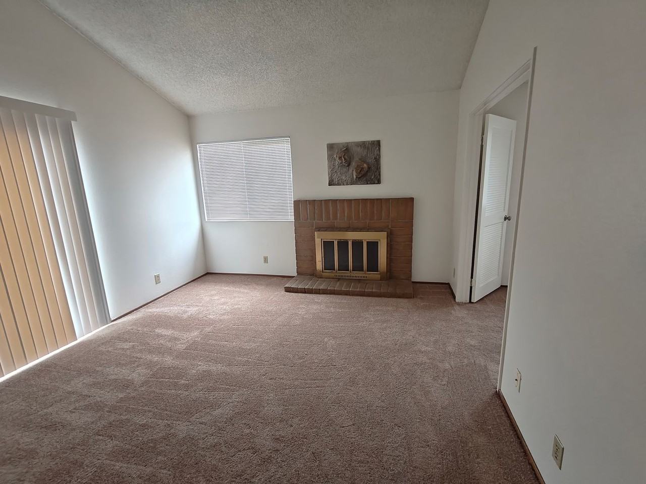 4931 Friar Ave - Photo 5 of 17