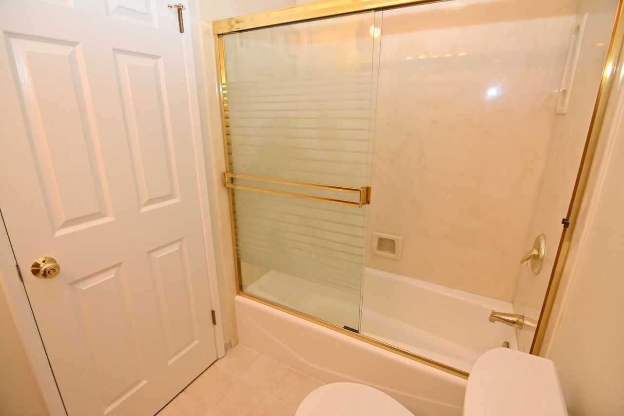 174 Wyandotte Dr - Photo 6 of 12