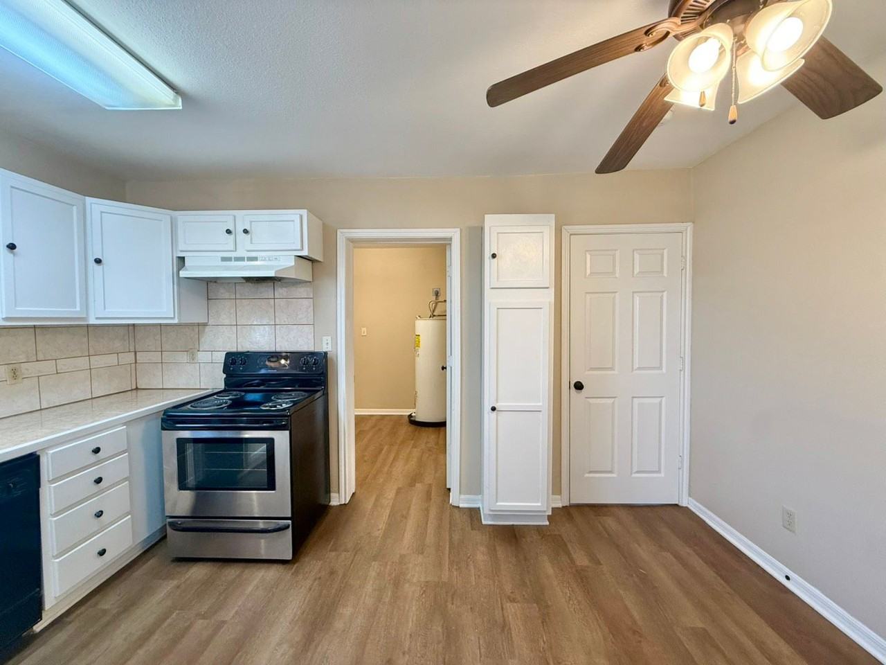 1016 S Bennett Ave - Photo 5 of 15