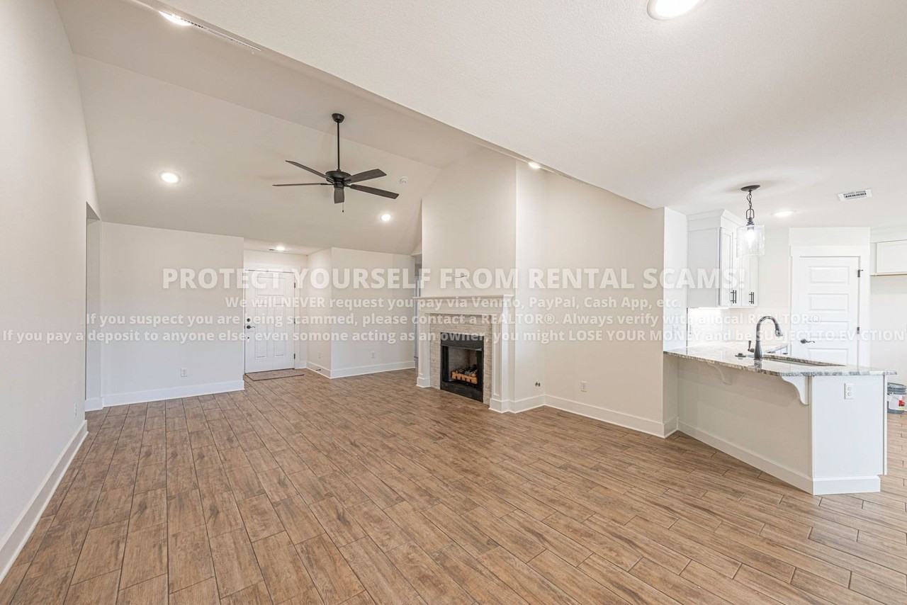 51 W Pitts St - Photo 3 of 19