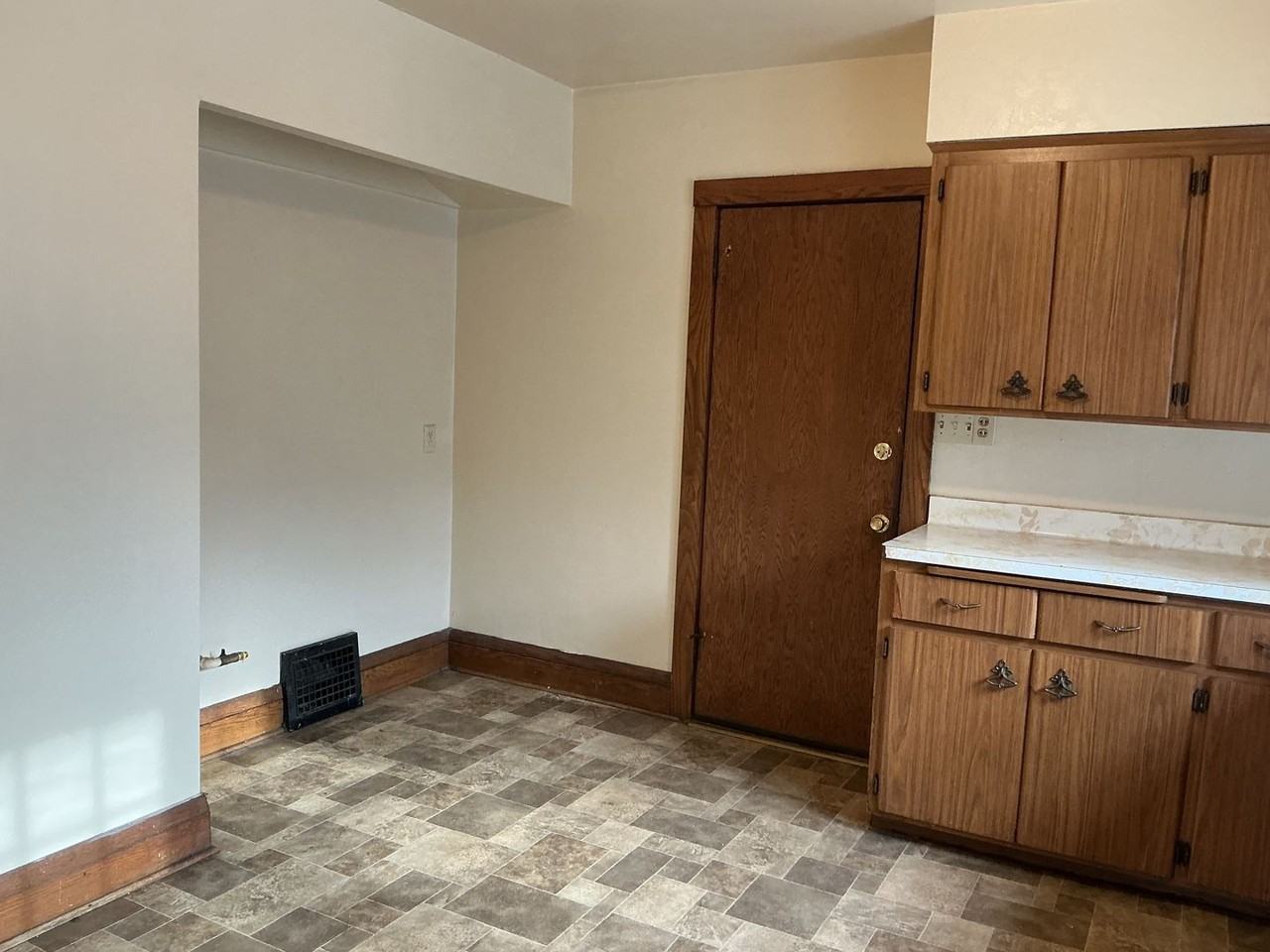 2924 N 56th St - Photo 5 of 11