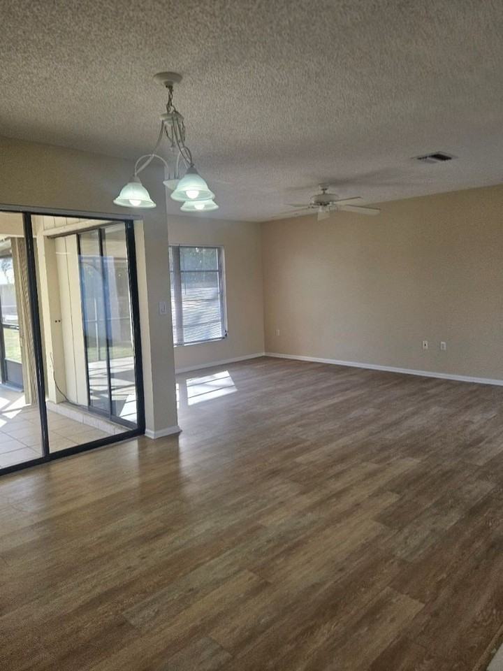 521 Meridan Ave Nw - Photo 4 of 18