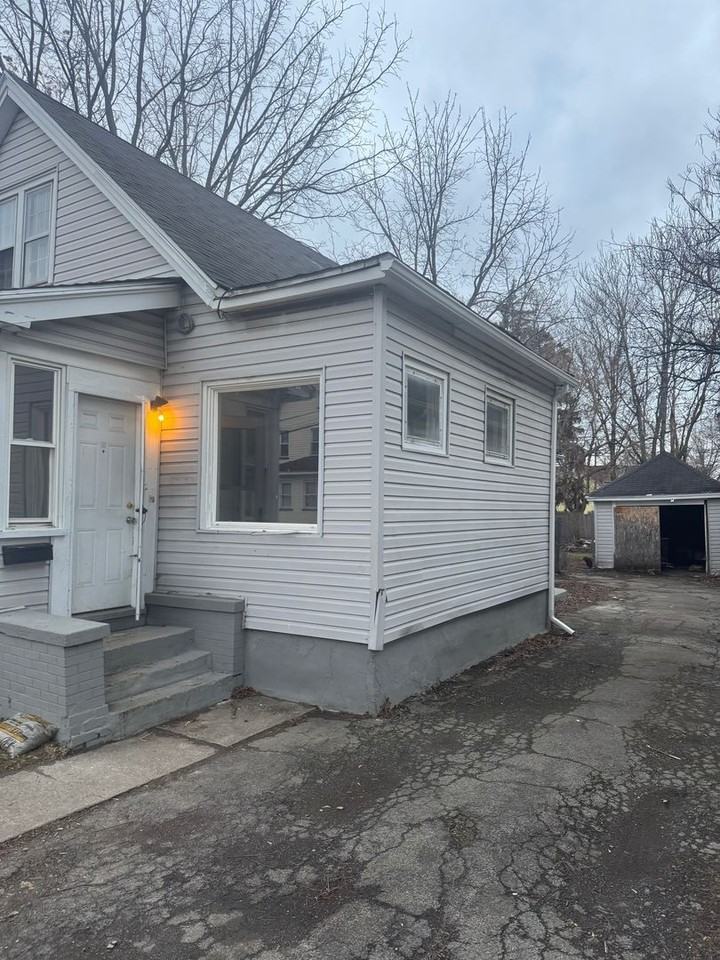 8 Laurel St - Photo 3 of 3