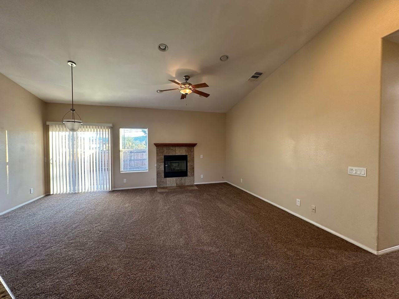 61819 Petunia Dr - Photo 4 of 21