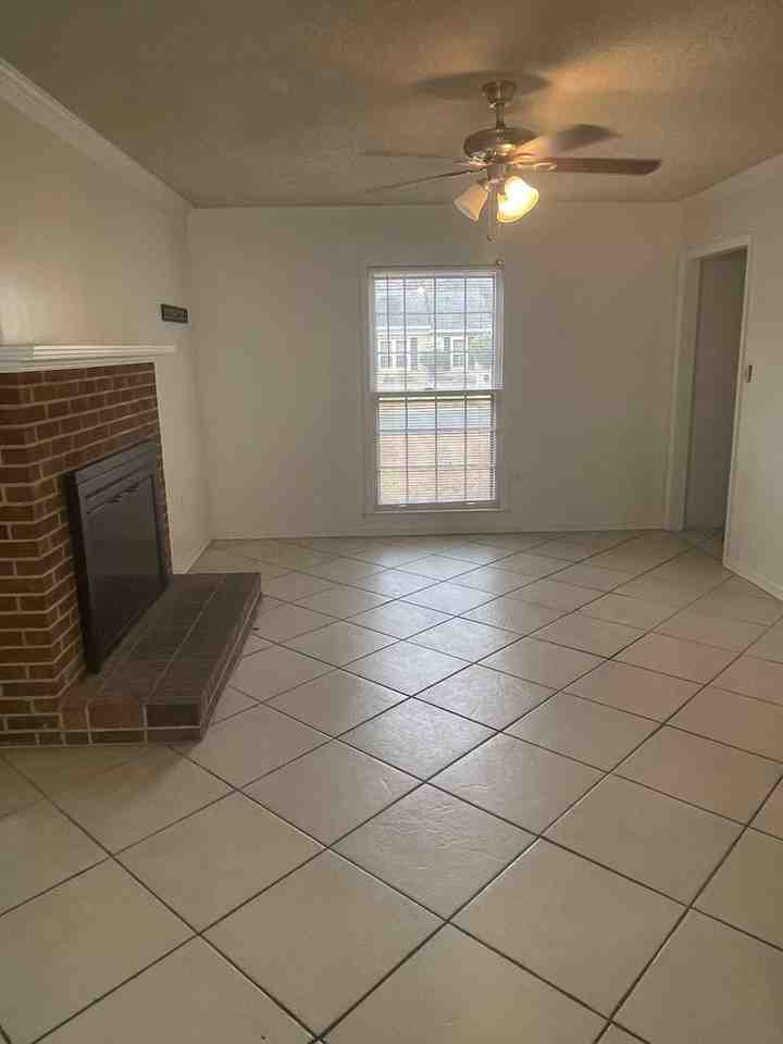 7400 Lea Wood Ln - Photo 6 of 11