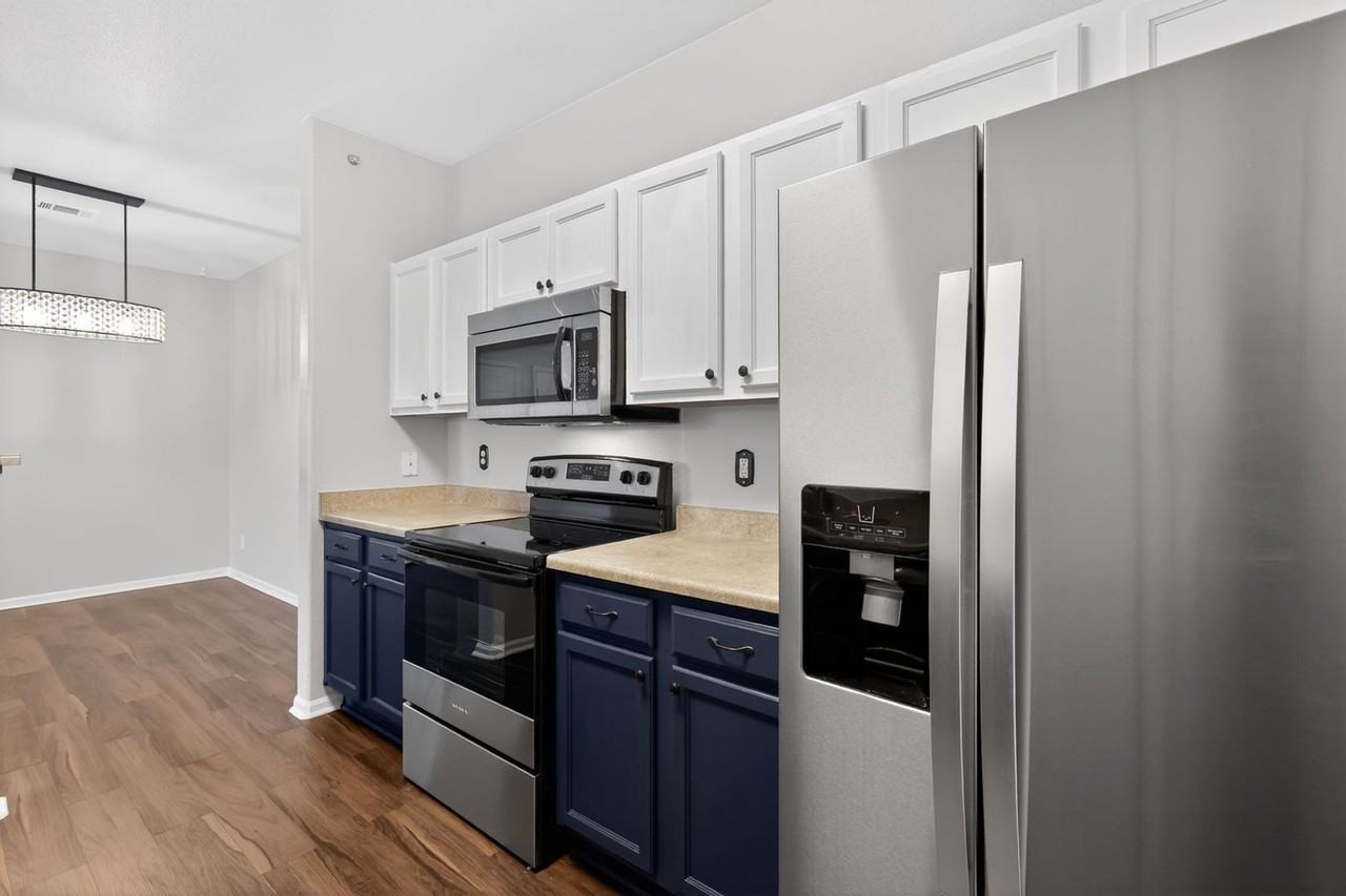 4451 S Ammons St - Photo 7 of 34