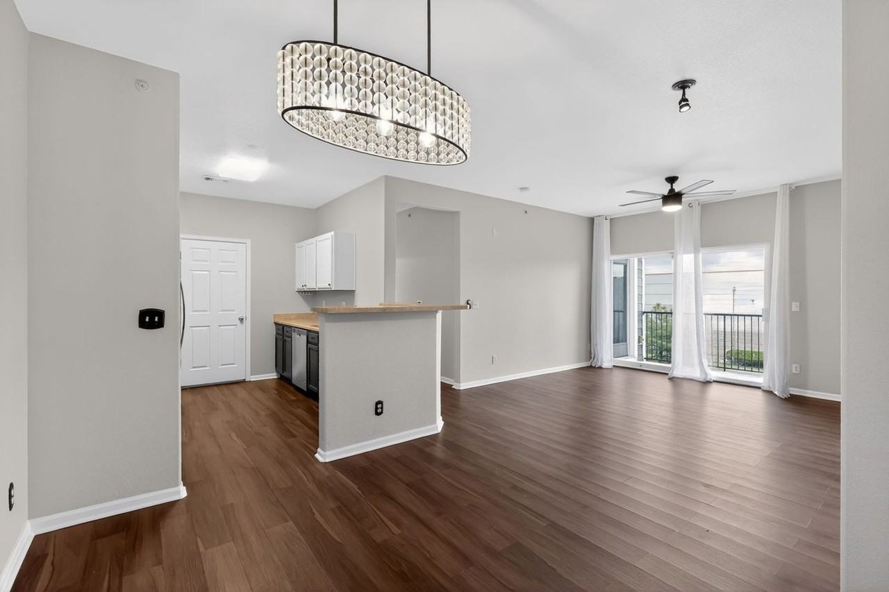 4451 S Ammons St - Photo 4 of 34