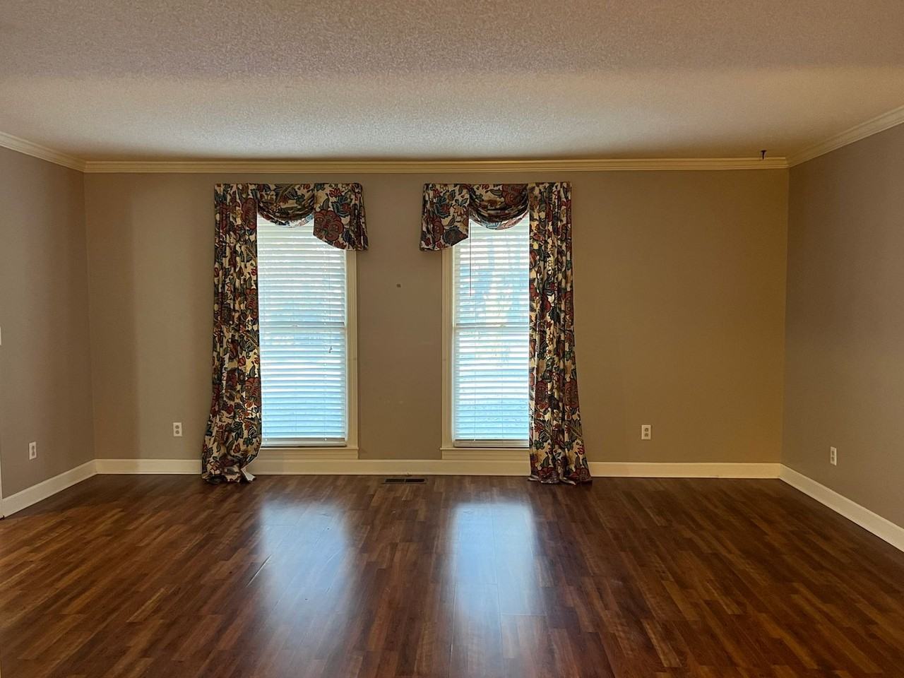 115 Wedgewood Ct - Photo 2 of 34