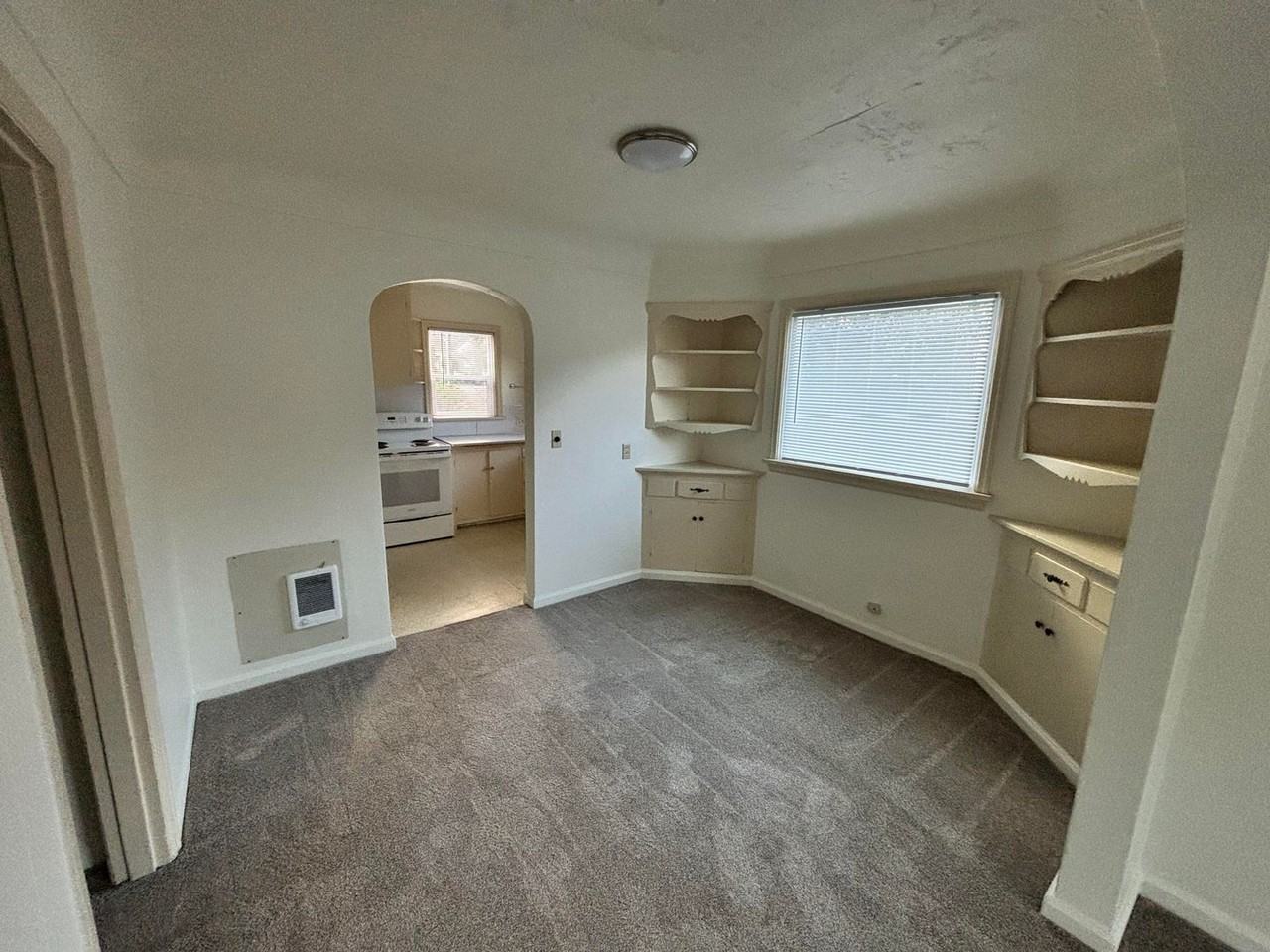 2776 12th Pl Se - Photo 4 of 15