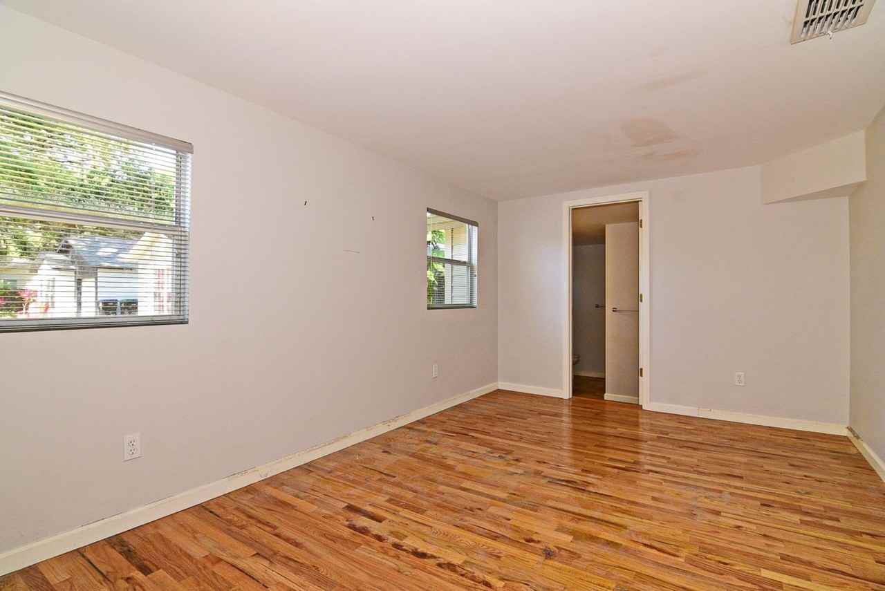 1319 Francis Ave - Photo 6 of 31