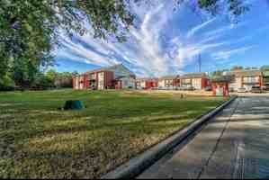 featured image of 4204 N Harrison St