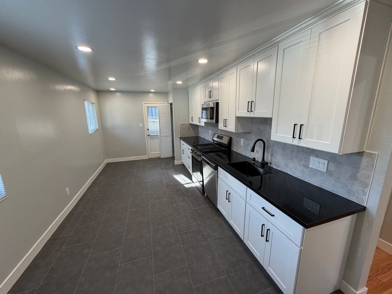 ELGIN STREET APARTMENTS - Photo 5 of 50