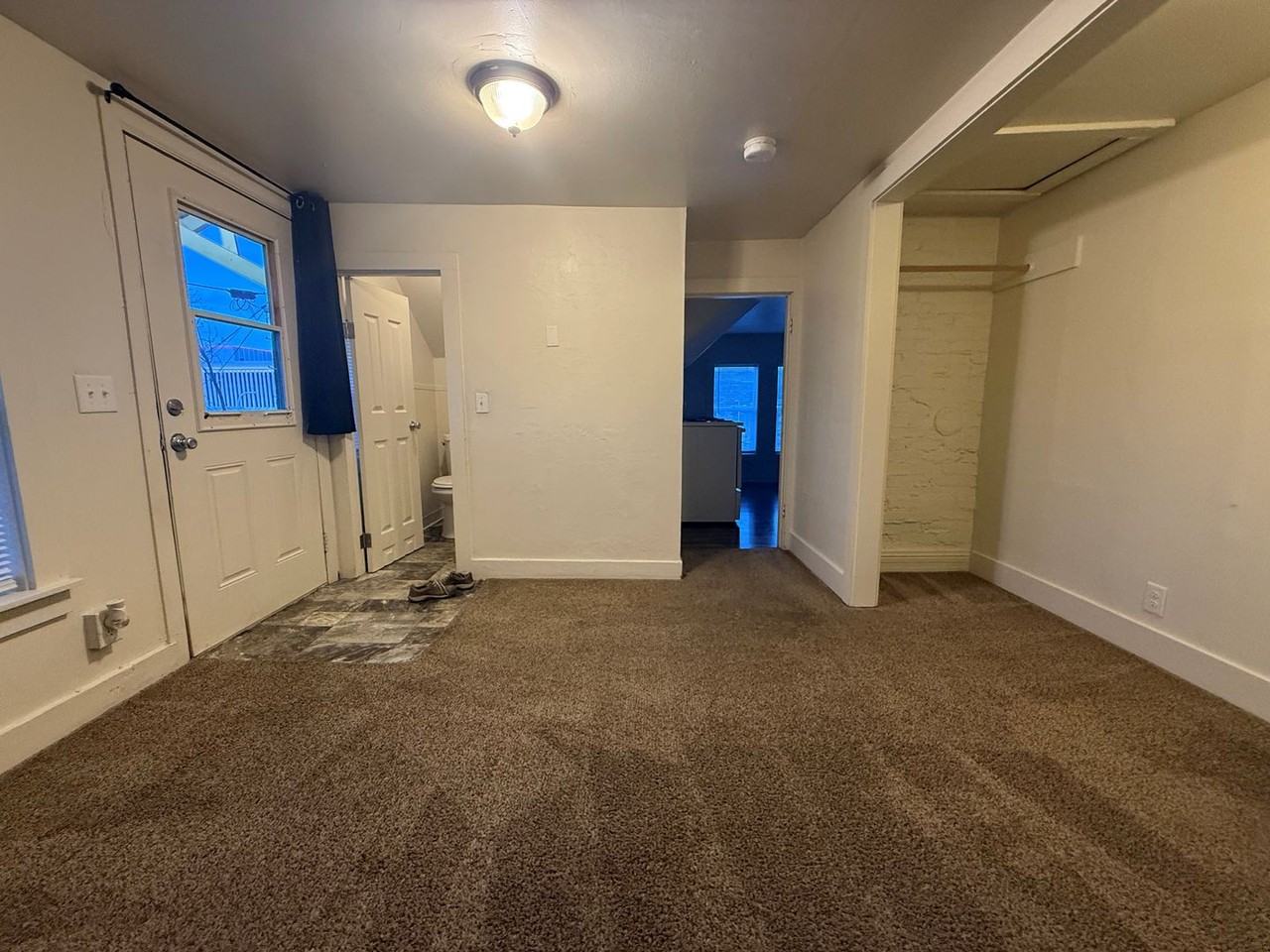 412 Kittitas St - Photo 2 of 8