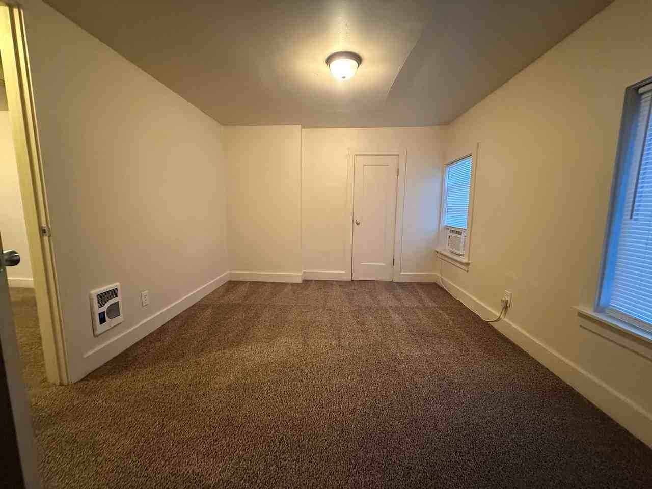 412 Kittitas St - Photo 6 of 8