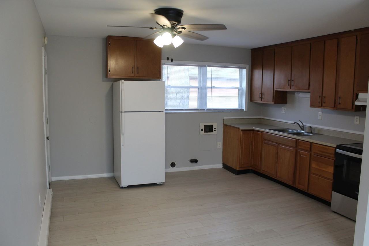 1534 Section St - Photo 7 of 18