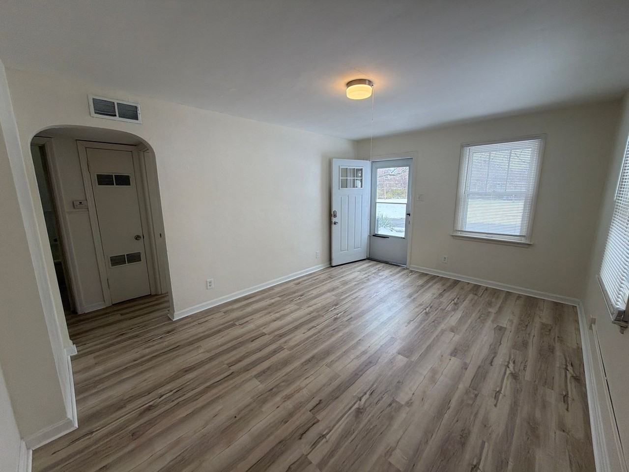 110 Fermo Ave - Photo 6 of 18