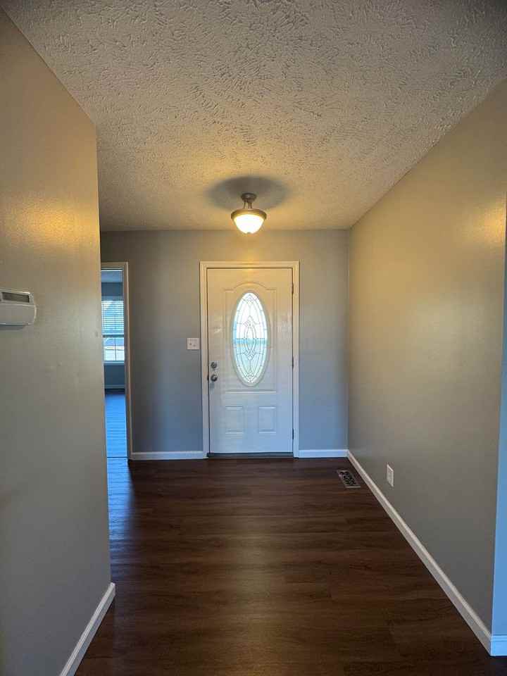 1051 Cindy Jo Ct - Photo 5 of 33