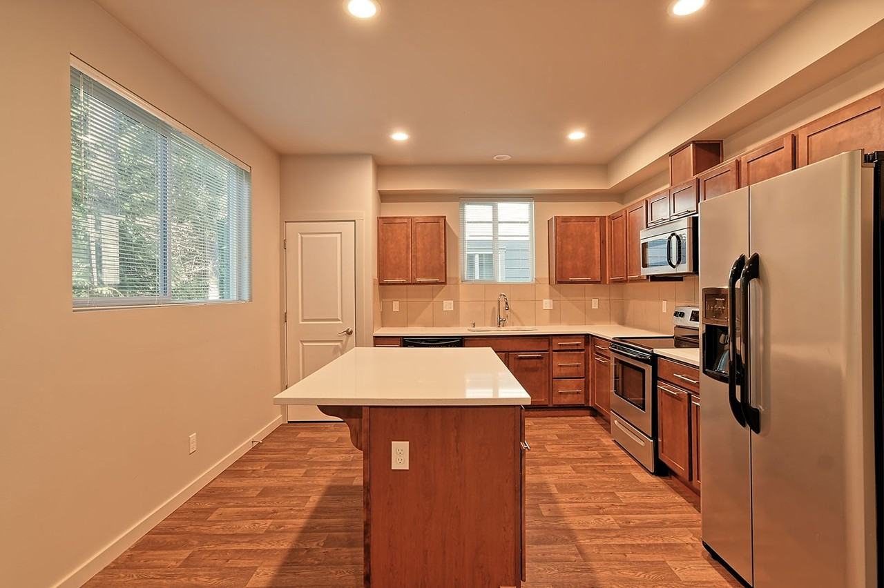 10502 15th Dr Se - Photo 4 of 20