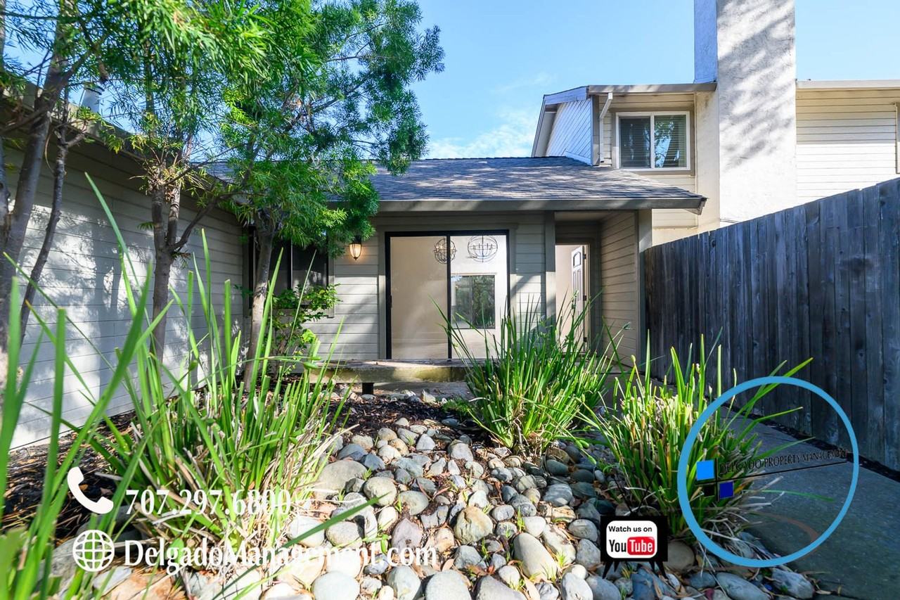 538 Laurel Ct - Photo 3 of 31