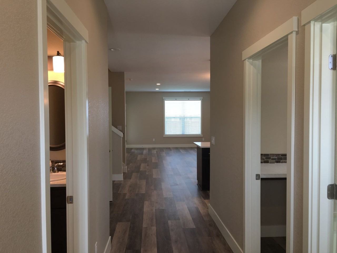 909 Ne Whistle Way - Photo 2 of 21