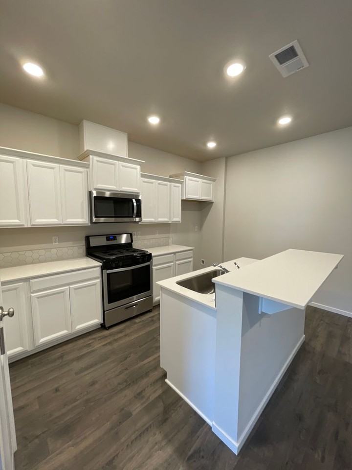 1275 Nw Upas Ave - Photo 7 of 23