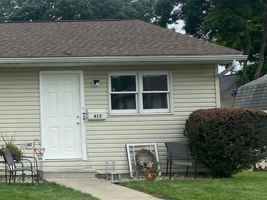 featured image of 419 415, 417, 419 Herrick Street