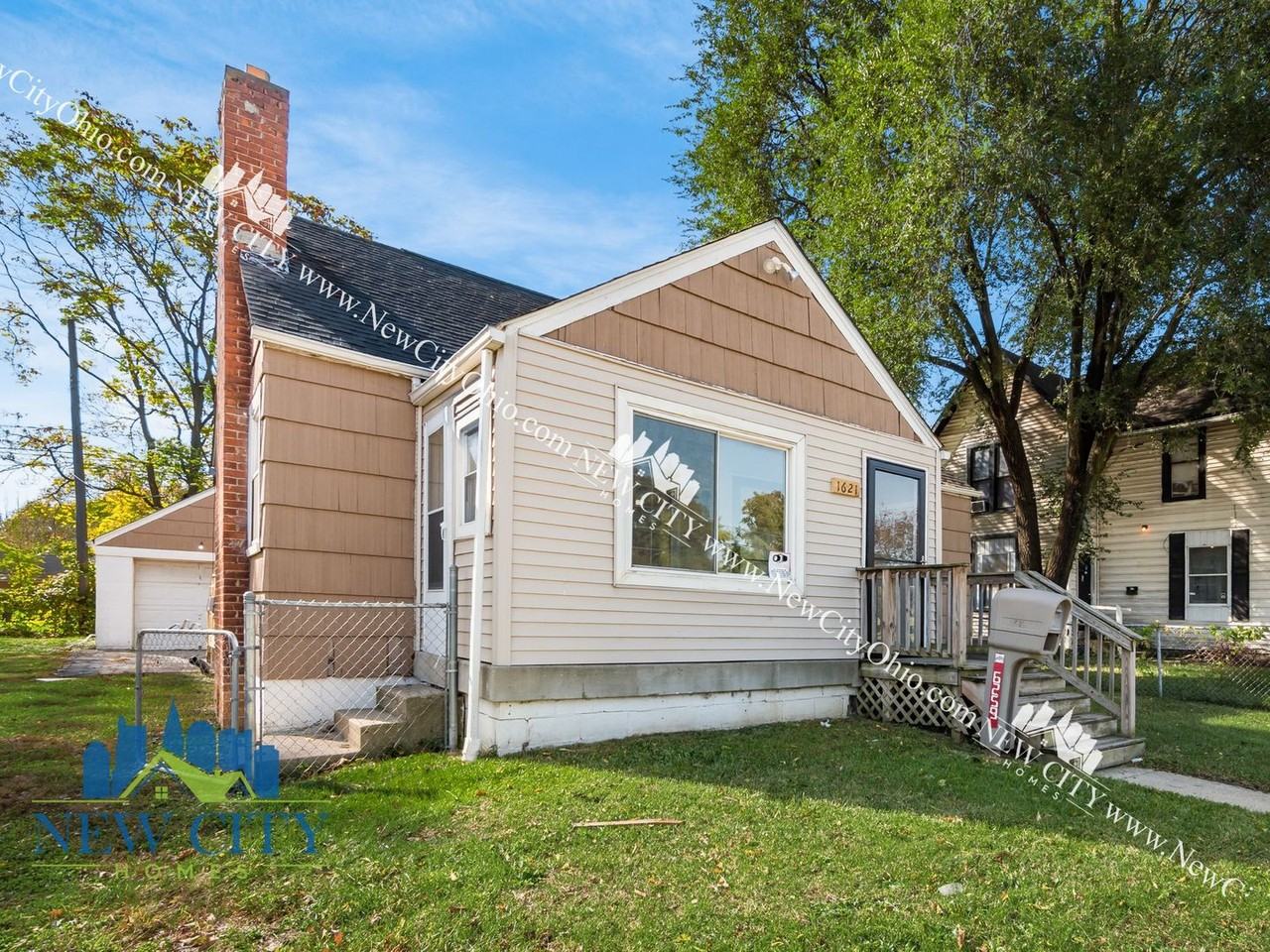 1621 Sullivant Ave - Photo 2 of 39