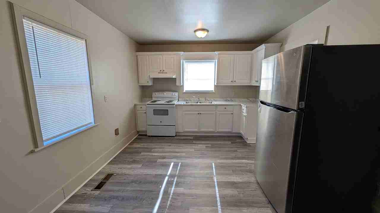 1225 4th Pl N - Photo 3 of 30