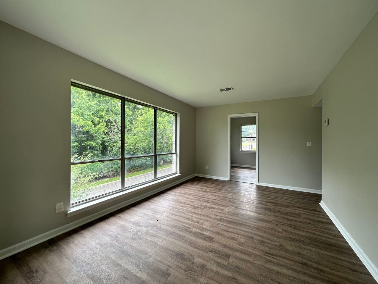 5033 Letson St - Photo 2 of 8